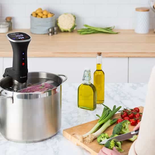 Klarstein Sous Vide Stick Piept Ständig KLARSTEIN - sous vide - palični kuhalnik | QUICKSTICK SMART, črna